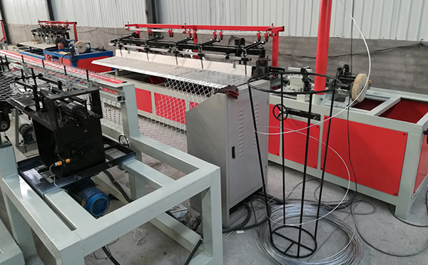 勾花網(wǎng)機應(yīng)用案例